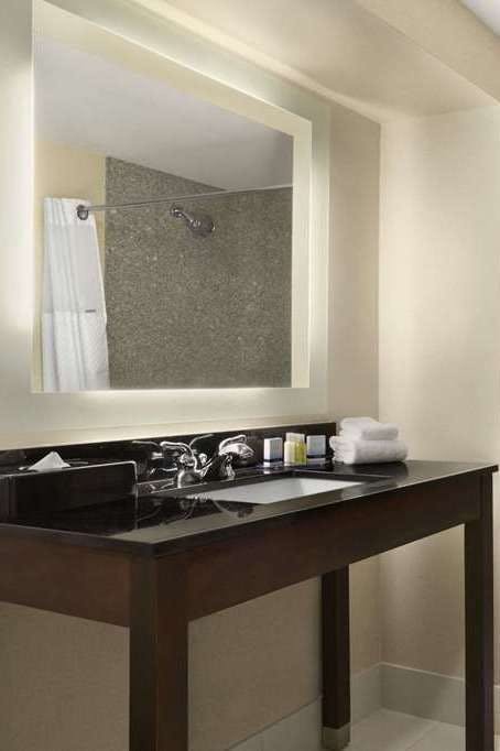 Hotel Wingate by Wyndham Bismarck photo 5