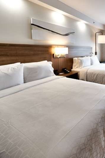 Hotel Holiday Inn Express & Suites Trois Rivieres Ouest photo 2