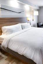 Hotel Holiday Inn Express & Suites Trois Rivieres Ouest photo 1