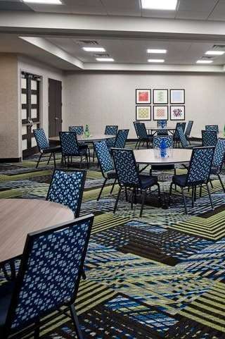 Hotel Holiday Inn Express Niagara On The Lake photo 5