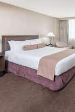 Hotel Ramada Plaza Calgary Downtown photo 3