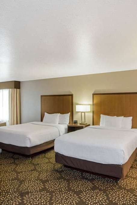 Hotel La Quinta Inn & Suites by Wyndham Las Vegas Red Rock photo 2