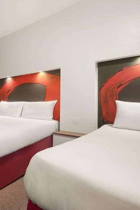 Hotel Ramada London Stansted Airport photo 2
