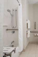 Hotel Holiday Inn Express & Suites Kelowna East photo 4