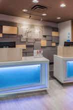 Hotel Holiday Inn Express & Suites Aurora photo 4