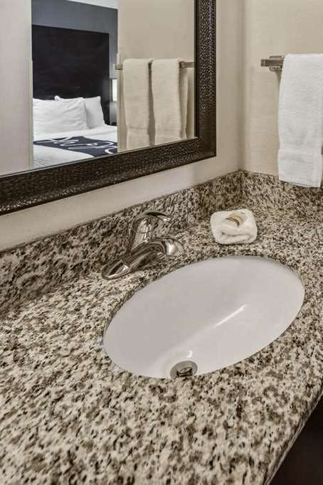 Hotel La Quinta Inn & Suites by Wyndham Anaheim photo 4