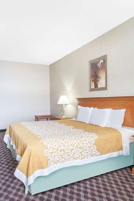 Hotel Days Inn and Suites Seaford photo 2