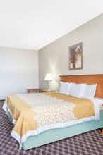 Hotel Days Inn and Suites Seaford photo 2