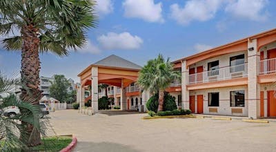 Super 8 by Wyndham Galveston