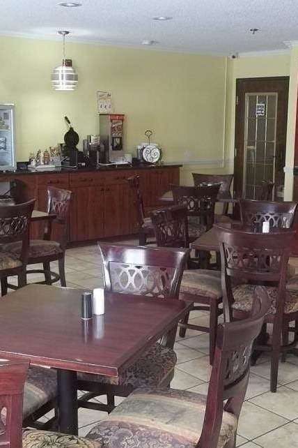 Hotel Baymont Delaware photo 3