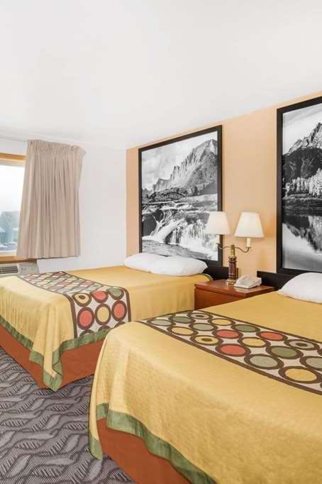 Hotel Super 8 by Wyndham Diamondville Kemmerer photo 1