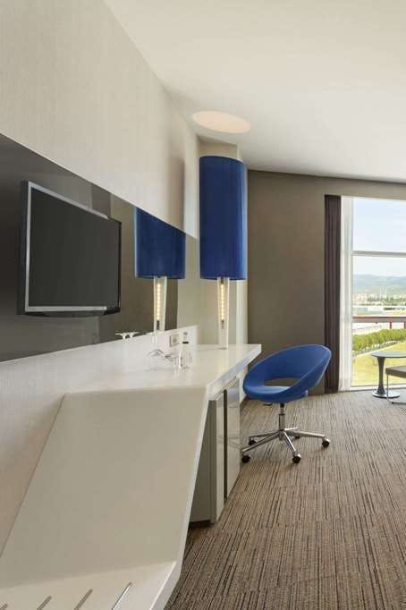 Hotel Ramada Hotel & Suites by Wyndham Izmir Kemalpasa photo 4