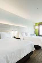 Hotel Holiday Inn Express & Suites Edmonton N St. Albert photo 2