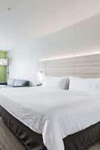 Hotel Holiday Inn Express & Suites Edmonton N St. Albert photo 1