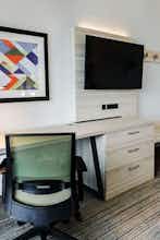 Hotel Holiday Inn Express & Suites Edmonton N St. Albert photo 3