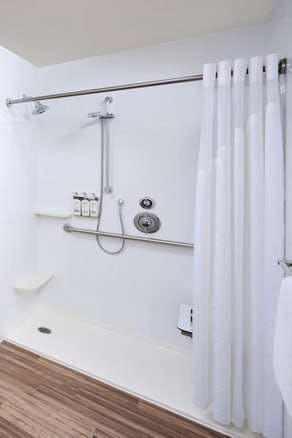 Hotel Holiday Inn Express & Suites Brantford photo 5