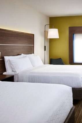 Hotel Holiday Inn Express & Suites Brantford photo 2