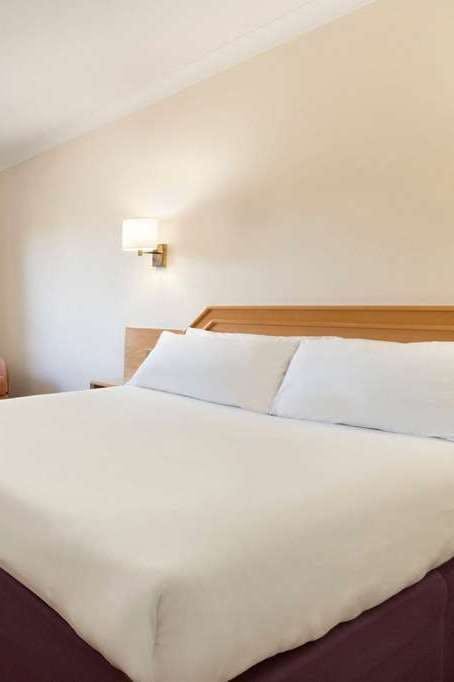 Hotel Days Inn by Wyndham Southampton Rownhams photo 3