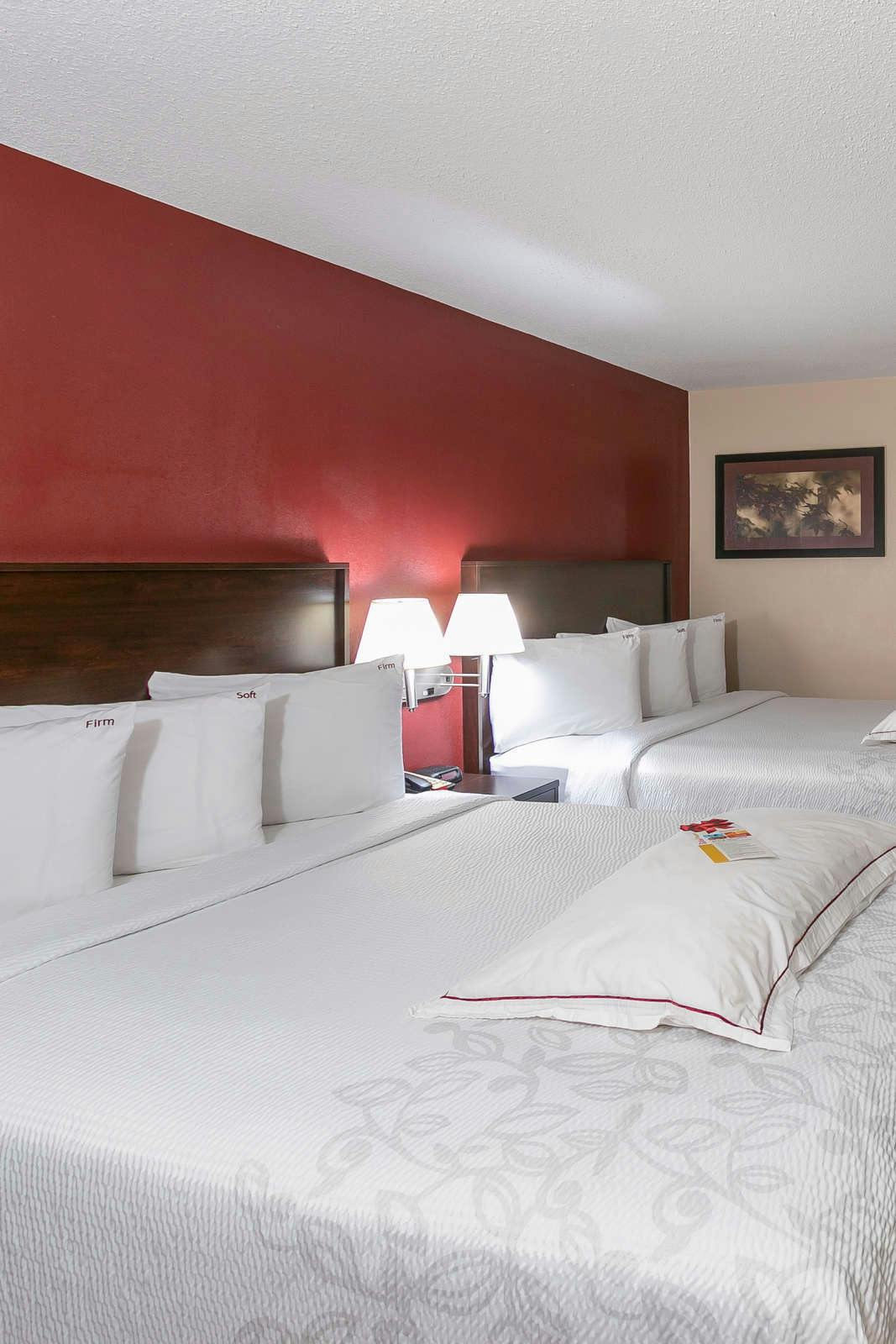 Hotel Red Roof PLUS+ Secaucus - Meadowlands - NYC photo 2