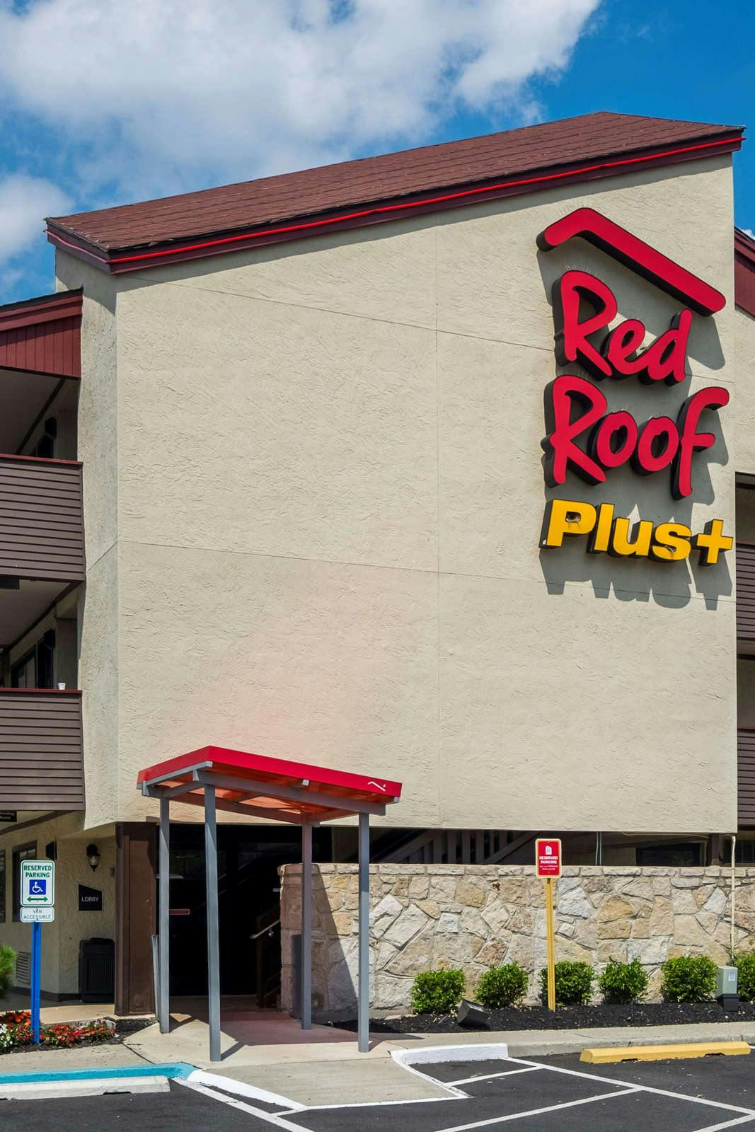 Hotel Red Roof PLUS+ Secaucus - Meadowlands - NYC photo 1