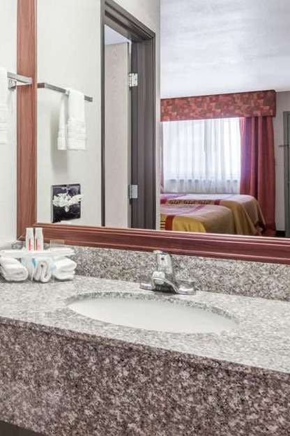 Hotel Days Inn by Wyndham Amarillo - Medical Center photo 5