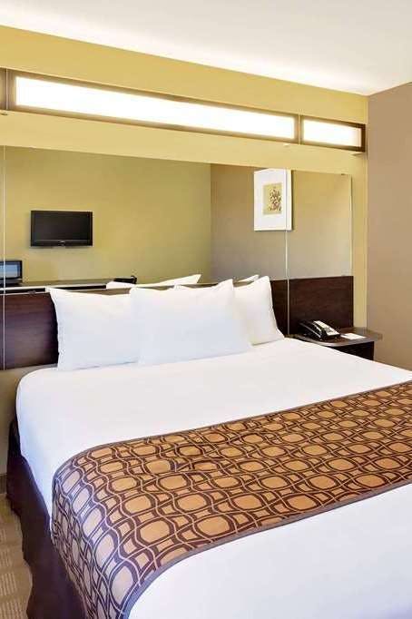 Hotel Microtel Inn & Suites by Wyndham Prairie du Chien photo 1