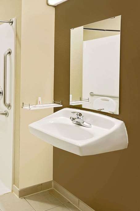 Hotel Microtel Inn & Suites by Wyndham Prairie du Chien photo 5