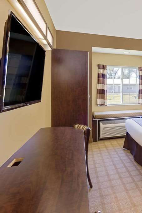 Hotel Microtel Inn & Suites by Wyndham Prairie du Chien photo 3