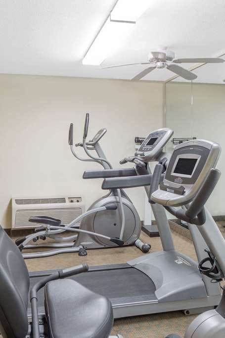 Hotel Baymont by Wyndham Litchfield photo 5