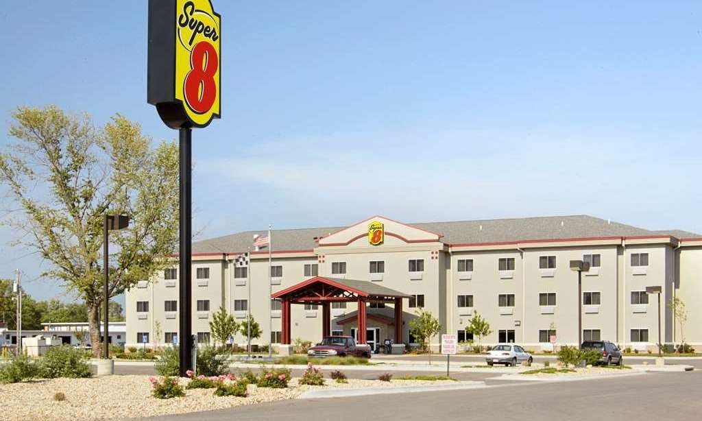 Super 8 by Wyndham Topeka at Forbes Landing