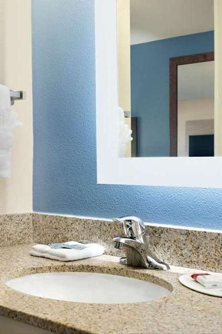 Hotel Baymont Ft. Leonard photo 5