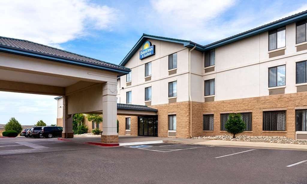 Days Inn & Suites by Wyndham Denver International Airport