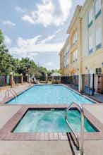 Hotel La Quinta Inn Ste Denham Sprng photo 5