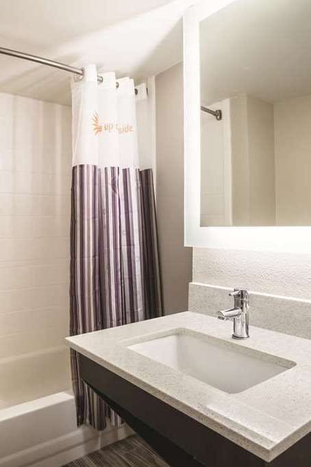 Hotel La Quinta Inn & Suites by Wyndham Clearwater South photo 3