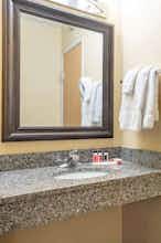 Hotel Baymont by Wyndham Lakeville photo 5