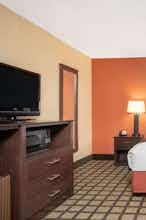 Hotel Baymont by Wyndham Lakeville photo 4