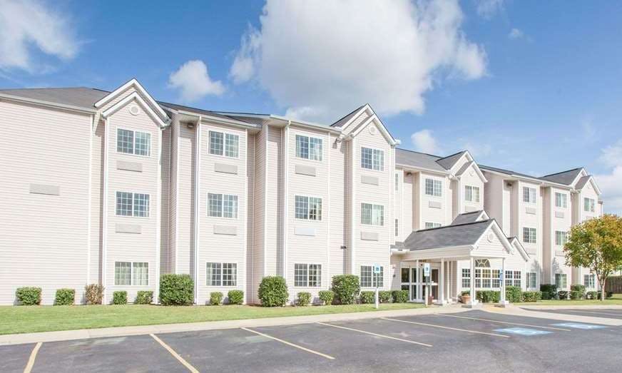 Microtel Inn & Suites by Wyndham Rogers