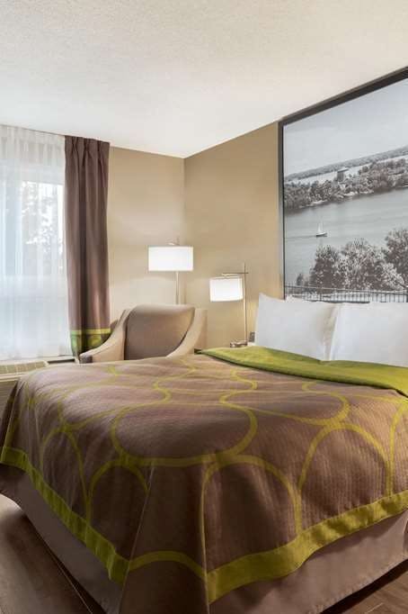 Hotel Super 8 by Wyndham Ajax/Toronto On photo 1