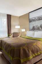 Hotel Super 8 by Wyndham Ajax/Toronto On photo 1