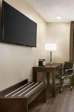 Hotel Super 8 by Wyndham Ajax/Toronto On photo 3