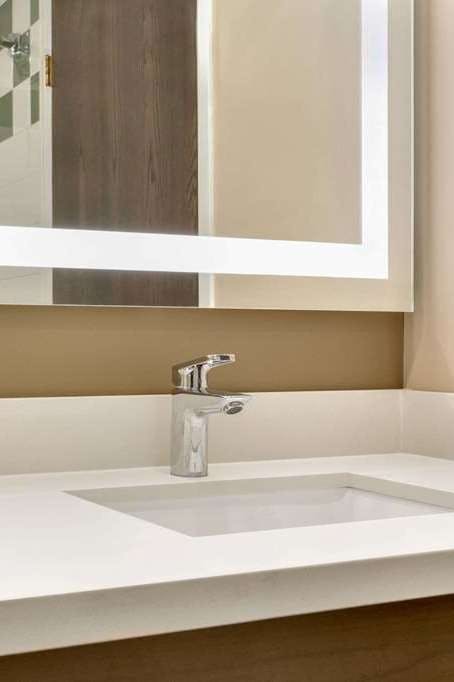 Hotel Super 8 by Wyndham Ajax/Toronto On photo 5