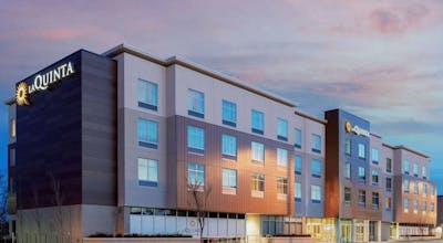 La Quinta Inn & Suites by Wyndham Kansas City Beacon Hill