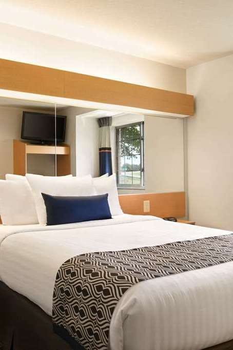 Hotel Microtel Culpeper photo 1