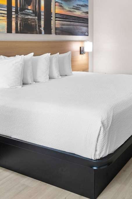 Hotel Days Inn by Wyndham San Diego-East/El Cajon photo 1