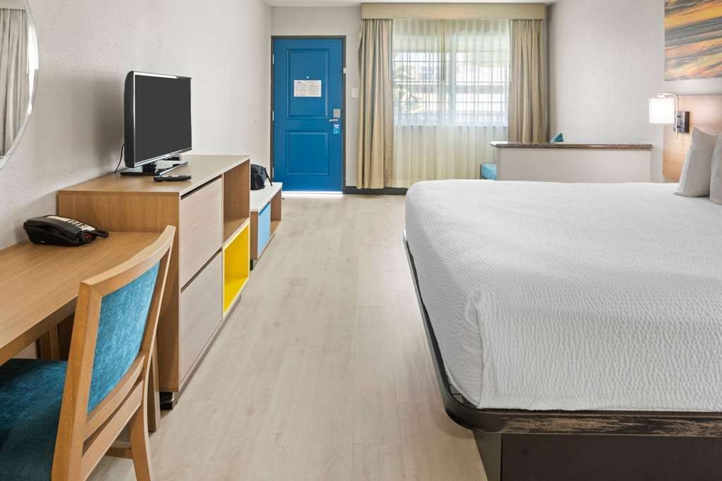 Hotel Days Inn by Wyndham San Diego-East/El Cajon photo 2