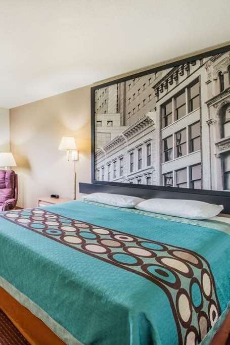 Hotel Super 8 by Wyndham Elizabethtown photo 1