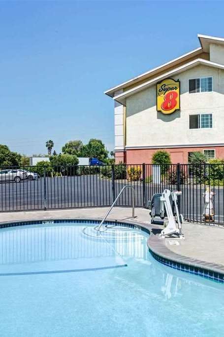 Hotel Super 8 by Wyndham Sacramento/Florin Rd photo 4