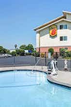 Hotel Super 8 by Wyndham Sacramento/Florin Rd photo 4