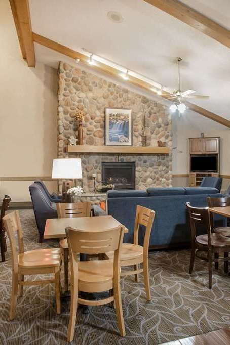 Hotel AmericInn by Wyndham Sioux City photo 5