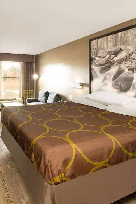 Hotel Super 8 by Wyndham Cleveland photo 2